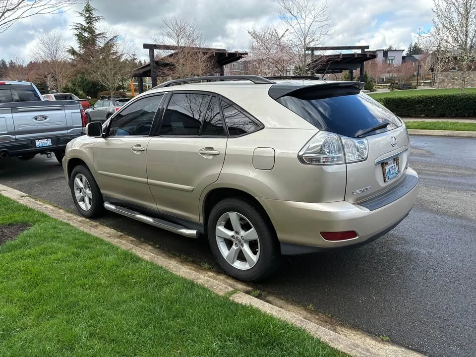 2005 Lexus RX 2nd Gen - Image 3 of 12