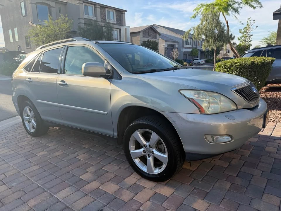 2005 Lexus RX 2nd Gen - Image 3 of 13