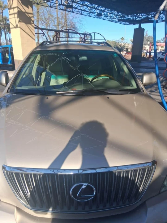 2005 Lexus RX 2nd Gen - Image 2 of 6