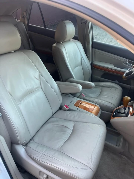 2005 Lexus RX 2nd Gen - Image 5 of 15