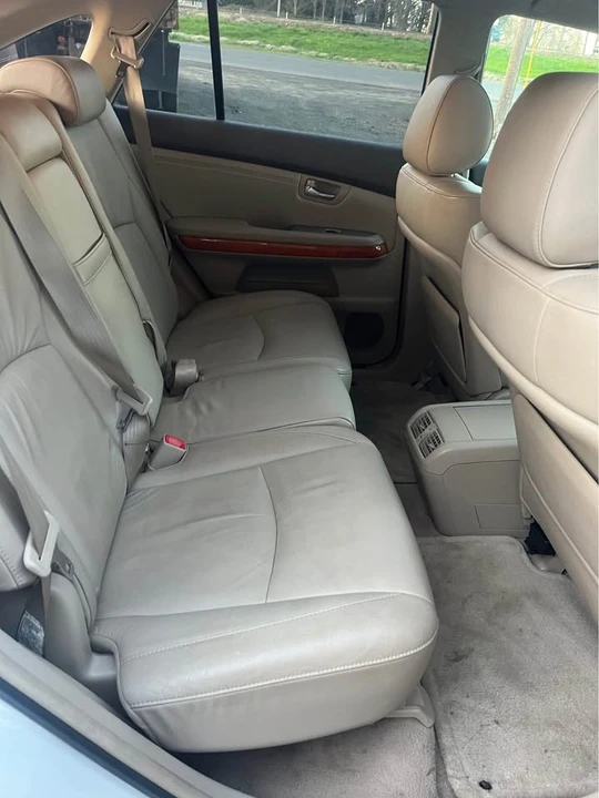 2005 Lexus RX 2nd Gen - Image 11 of 15
