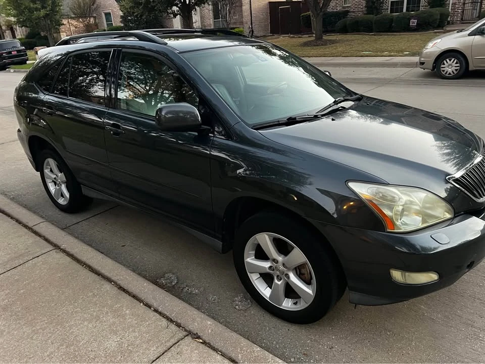 2005 Lexus RX 2nd Gen - Image 2 of 12