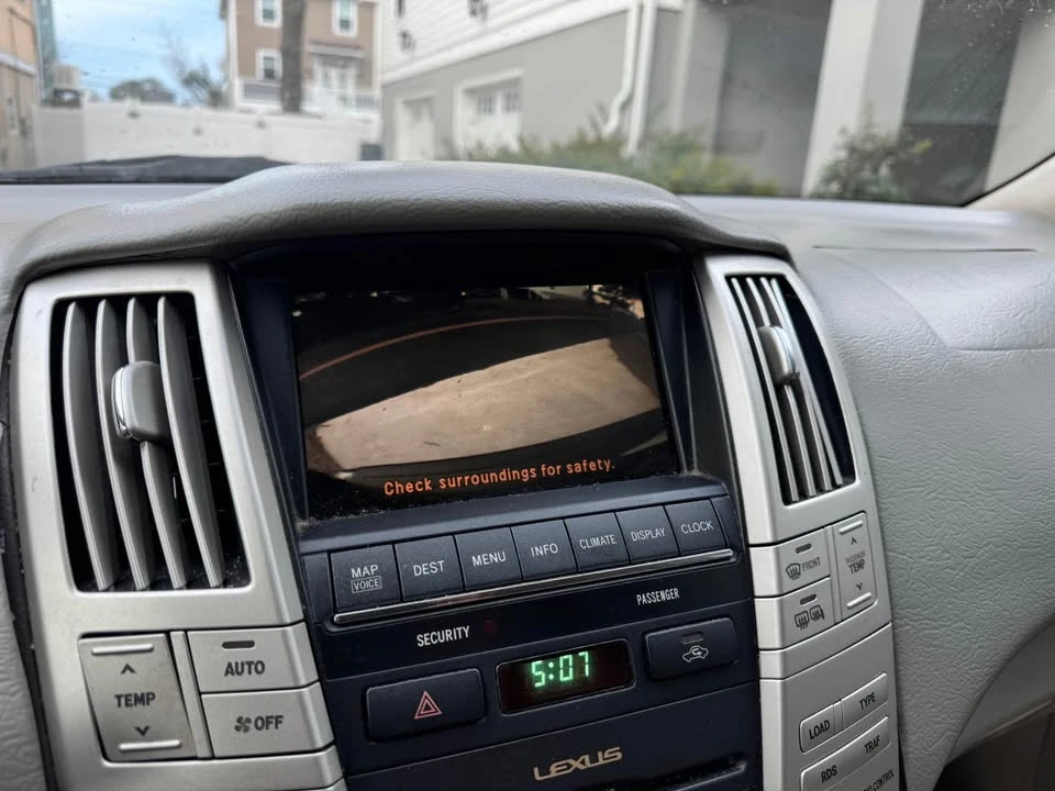 2005 Lexus RX 2nd Gen - Image 5 of 9