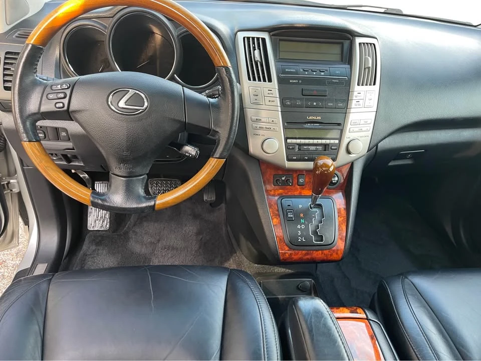 2005 Lexus RX 2nd Gen - Image 12 of 20