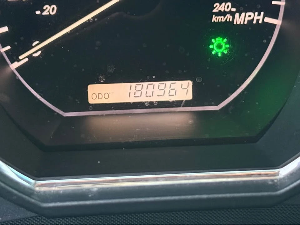 2005 Lexus RX 2nd Gen - Image 8 of 11