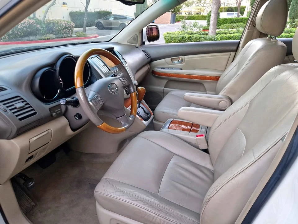 2005 Lexus RX 2nd Gen - Image 7 of 17