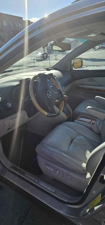 2005 Lexus RX 2nd Gen - Image 7 of 12