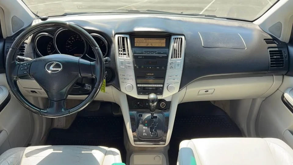 2005 Lexus RX 2nd Gen - Image 9 of 16