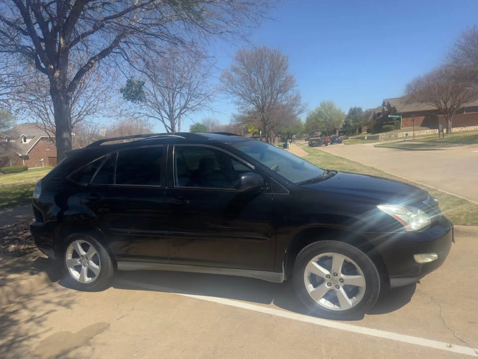 2005 Lexus RX 2nd Gen - Image 3 of 11