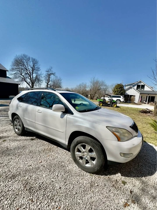 2005 Lexus RX 2nd Gen - Image 2 of 6