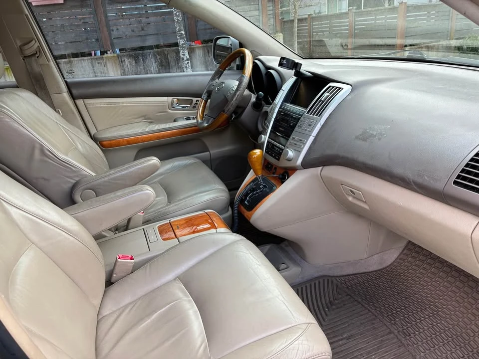 2005 Lexus RX 2nd Gen - Image 6 of 12