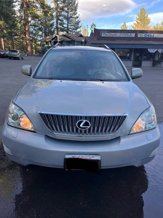 2005 Lexus RX 2nd Gen - Image 2 of 9