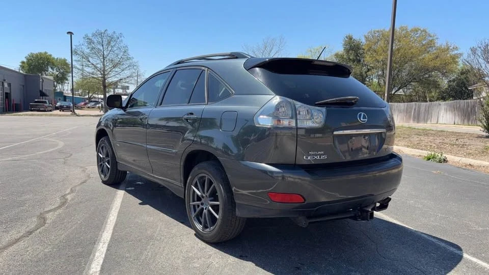 2005 Lexus RX 2nd Gen - Image 5 of 16