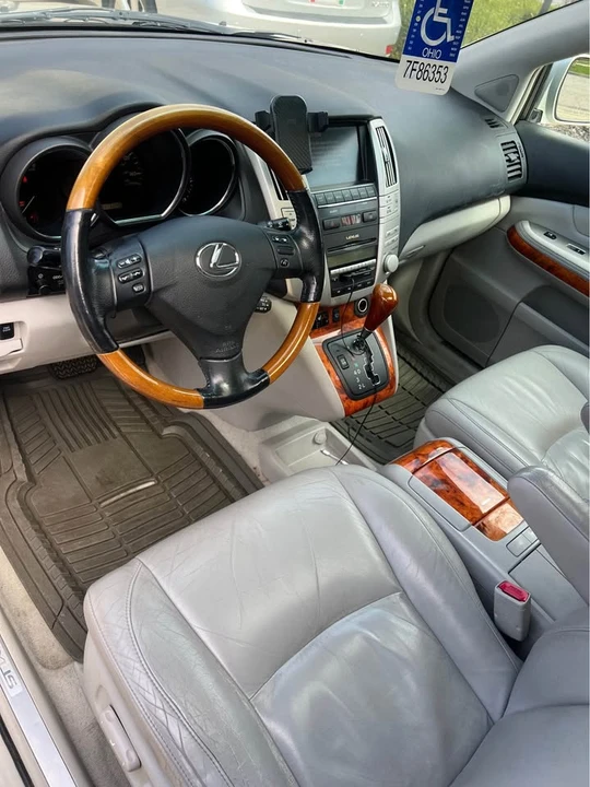 2005 Lexus RX 2nd Gen - Image 12 of 16