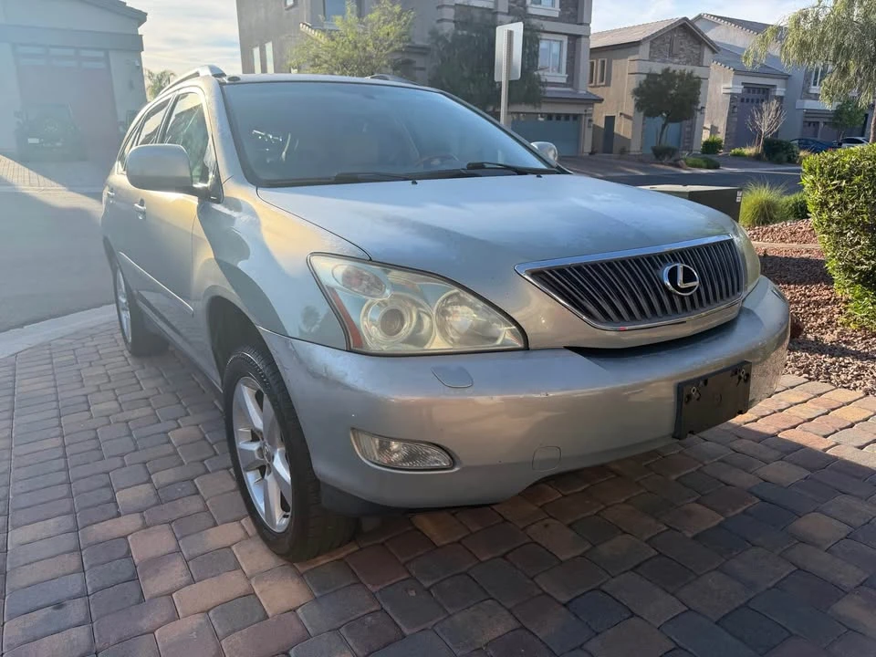 2005 Lexus RX 2nd Gen - Image 2 of 13