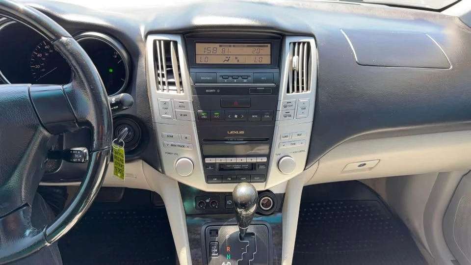 2005 Lexus RX 2nd Gen - Image 14 of 16