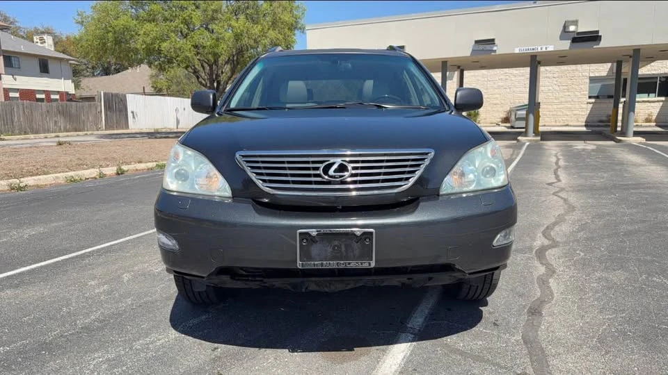 2005 Lexus RX 2nd Gen - Image 2 of 16