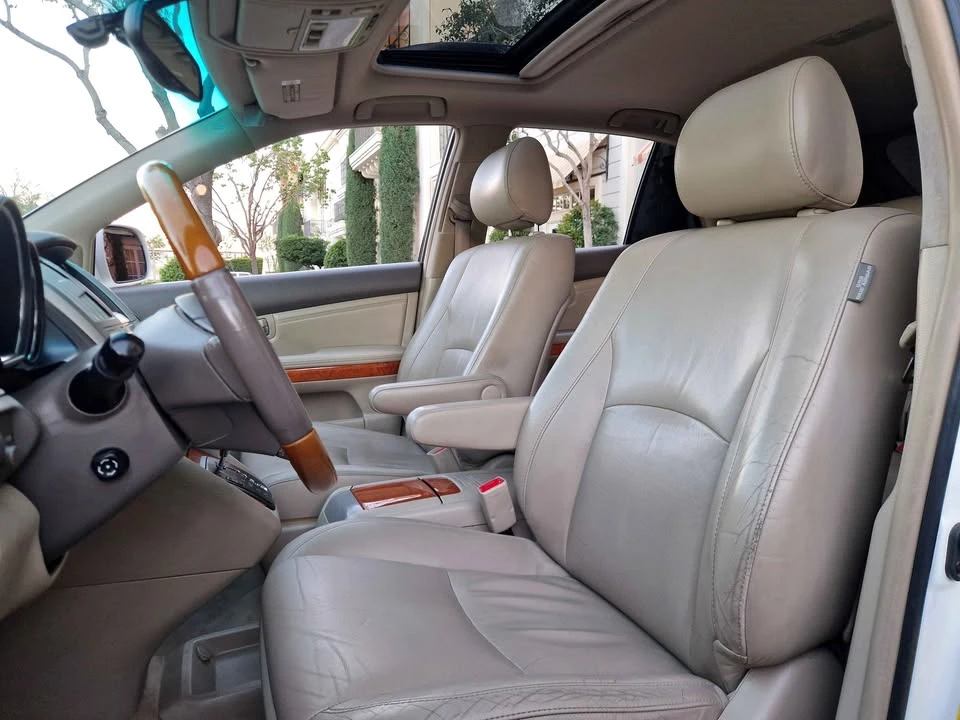 2005 Lexus RX 2nd Gen - Image 8 of 17
