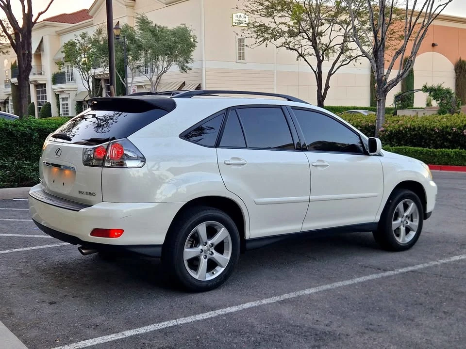 2005 Lexus RX 2nd Gen - Image 5 of 17