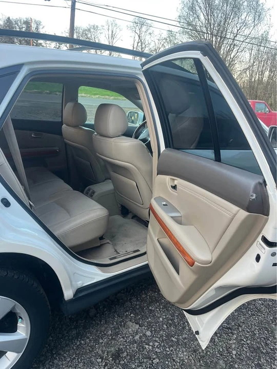 2005 Lexus RX 2nd Gen - Image 10 of 15