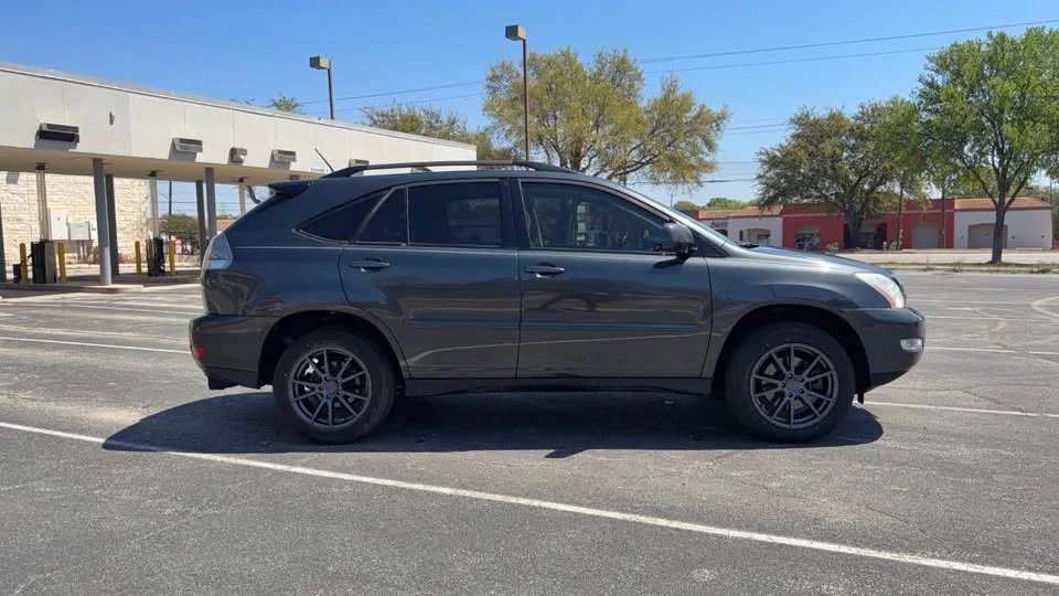 2005 Lexus RX 2nd Gen - Image 8 of 16