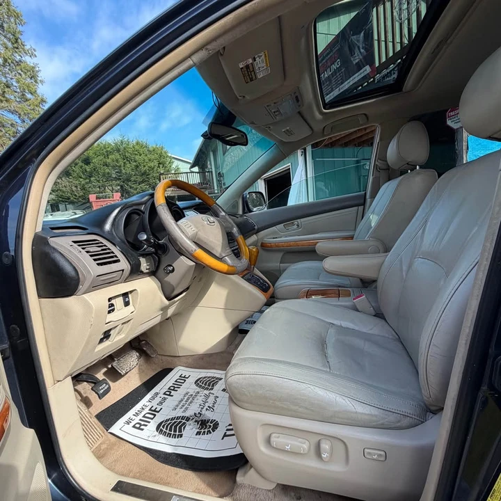 2005 Lexus RX 2nd Gen - Image 12 of 16