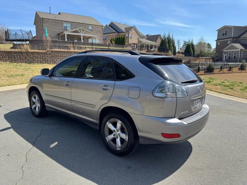 2005 Lexus RX 2nd Gen - Image 9 of 20