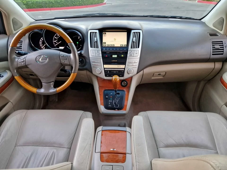2005 Lexus RX 2nd Gen - Image 13 of 17