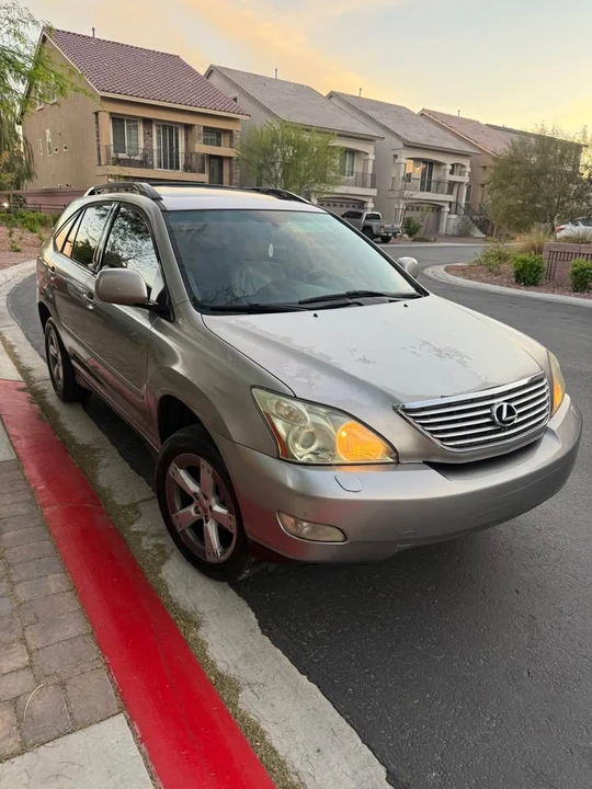 2005 Lexus RX 2nd Gen - Image 2 of 12