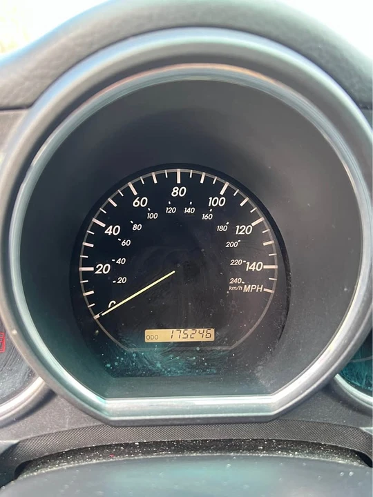 2005 Lexus RX 2nd Gen - Image 13 of 16