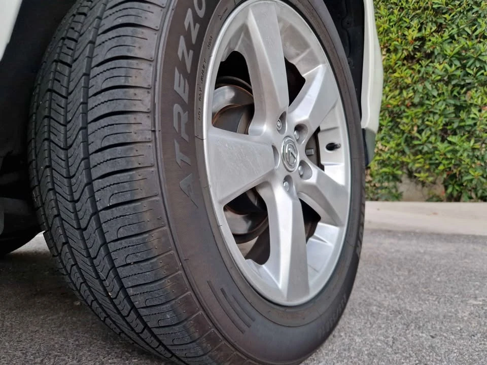 2005 Lexus RX 2nd Gen - Image 16 of 17