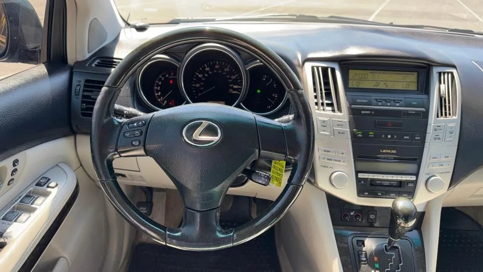 2005 Lexus RX 2nd Gen - Image 10 of 16