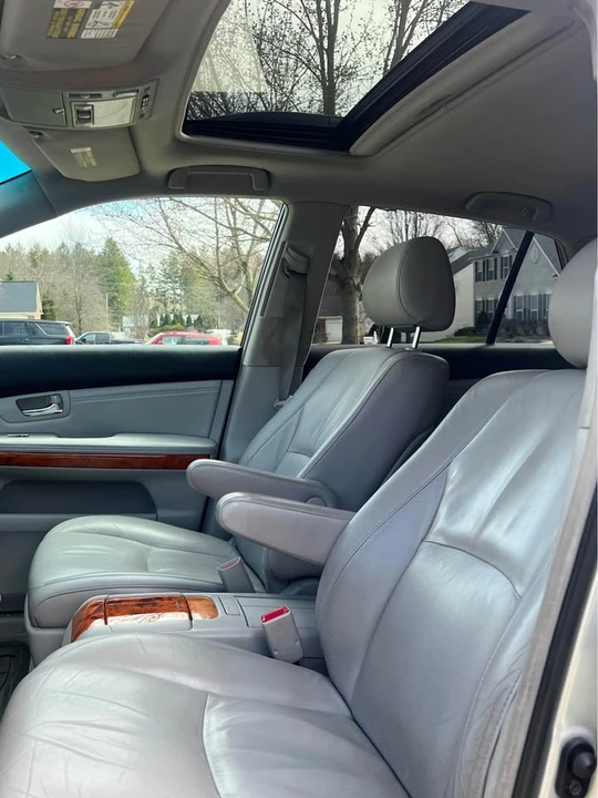 2005 Lexus RX 2nd Gen - Image 14 of 16