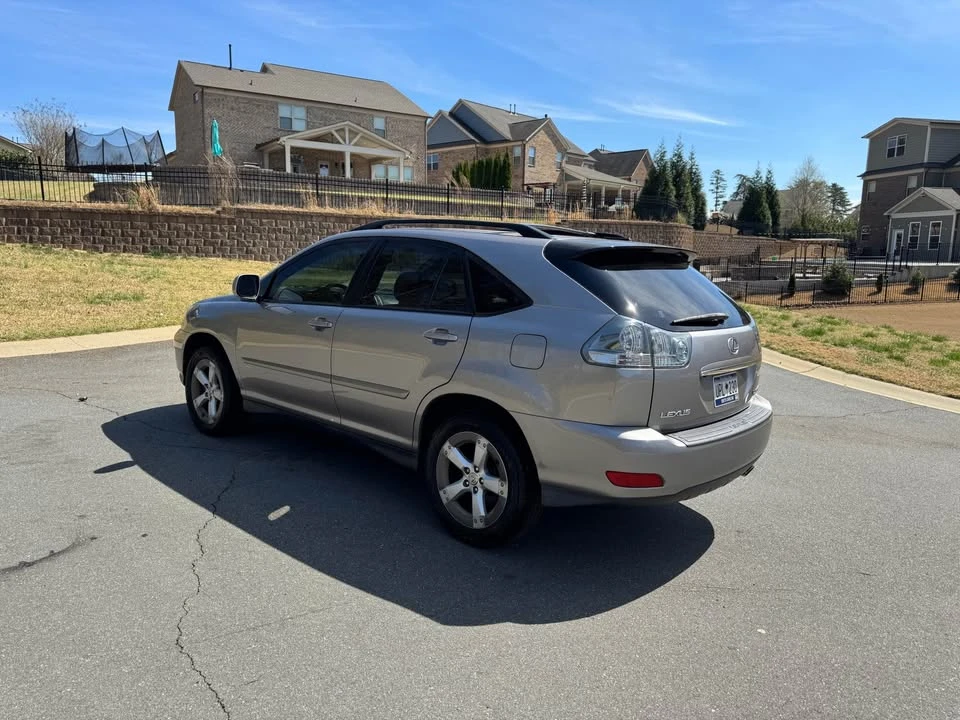 2005 Lexus RX 2nd Gen - Image 3 of 20