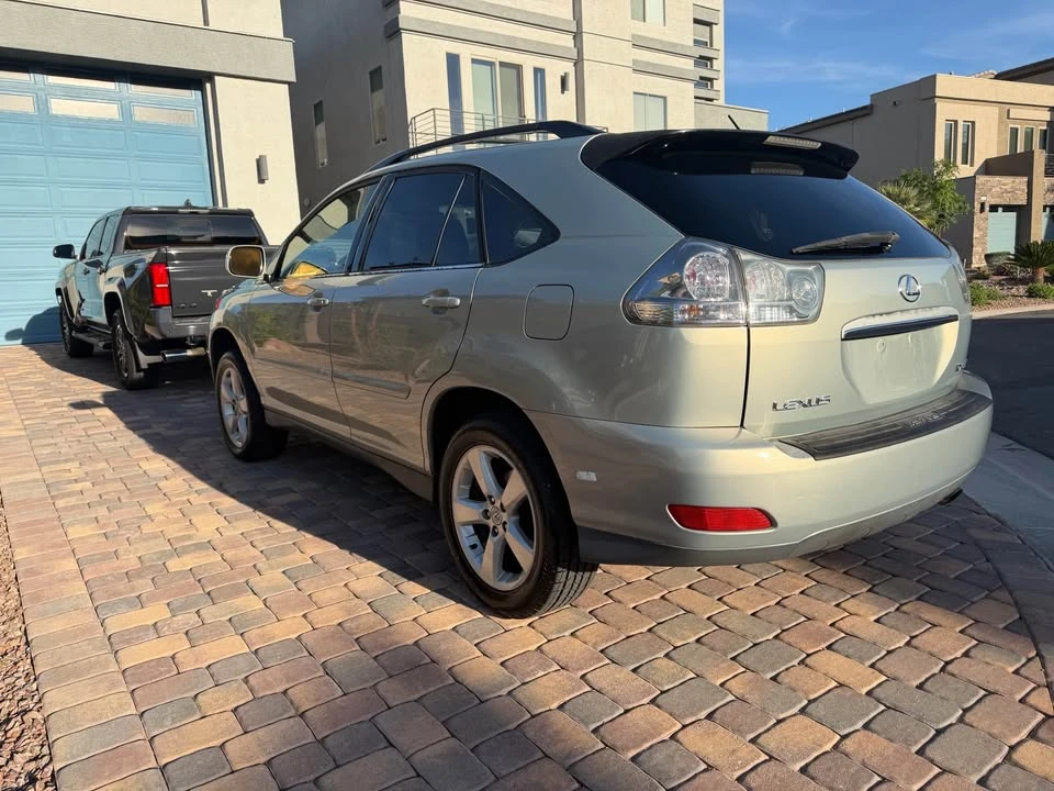 2005 Lexus RX 2nd Gen - Image 5 of 13