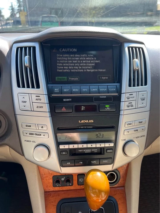 2005 Lexus RX 2nd Gen - Image 17 of 20