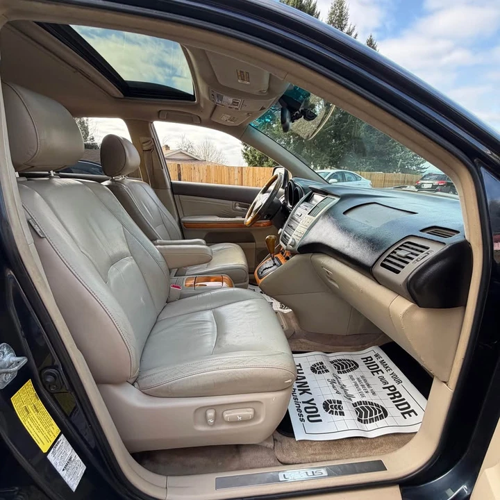 2005 Lexus RX 2nd Gen - Image 7 of 16
