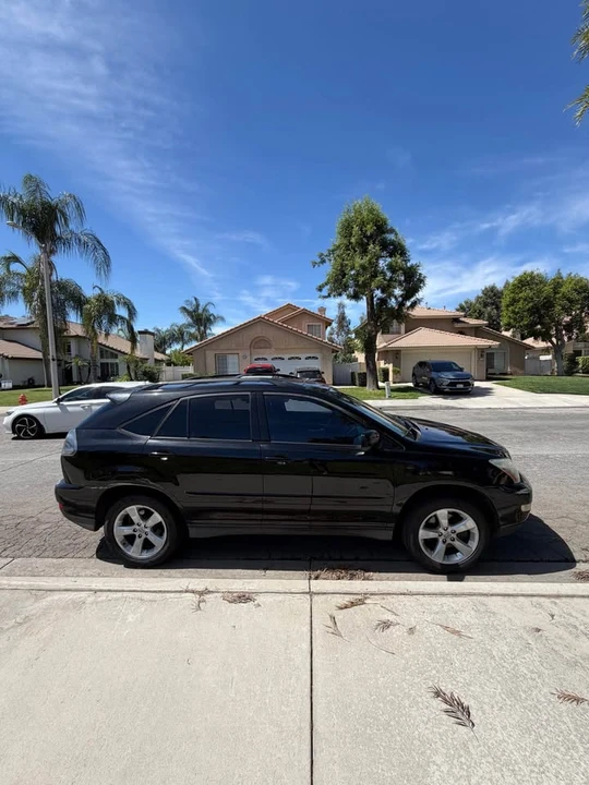 2005 Lexus RX 2nd Gen - Image 4 of 18