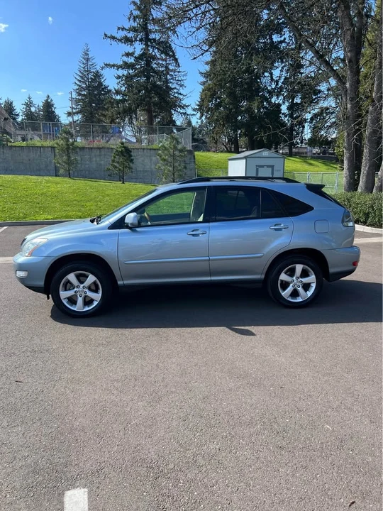 2005 Lexus RX 2nd Gen - Image 2 of 20