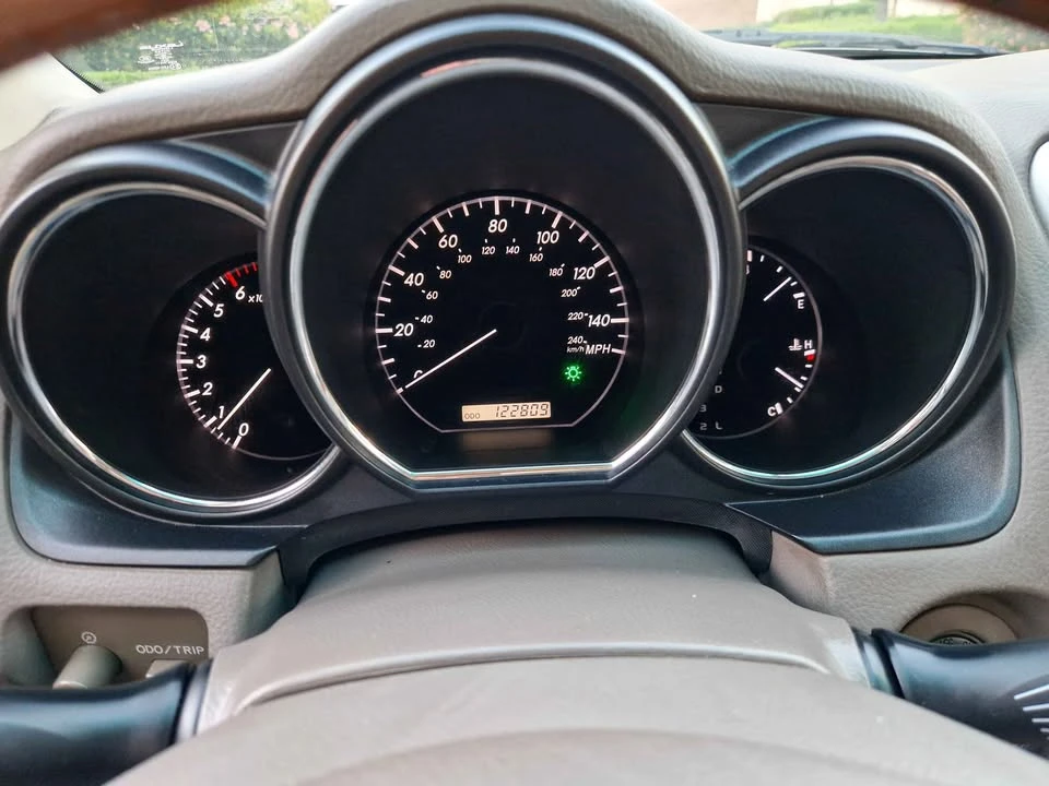 2005 Lexus RX 2nd Gen - Image 15 of 17
