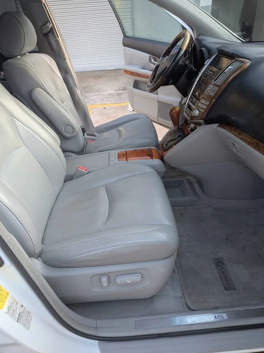 2005 Lexus RX 2nd Gen - Image 8 of 17