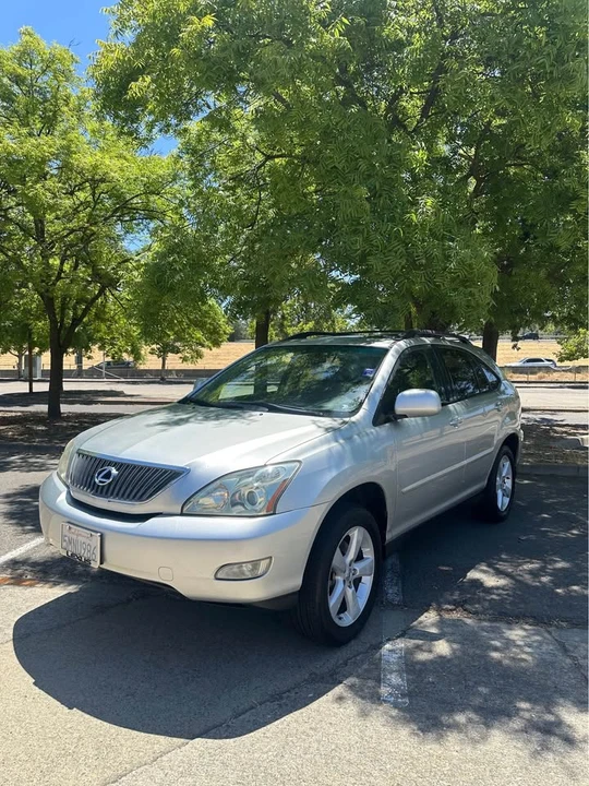 2005 Lexus RX 2nd Gen - Image 4 of 17