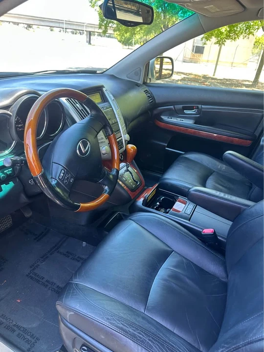2005 Lexus RX 2nd Gen - Image 12 of 17