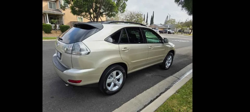 2005 Lexus RX 2nd Gen - Image 4 of 10