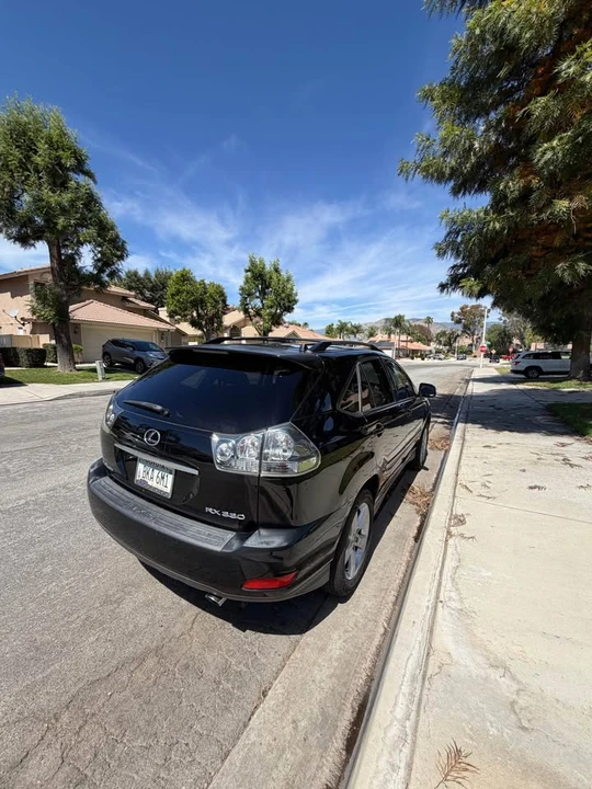 2005 Lexus RX 2nd Gen - Image 5 of 18