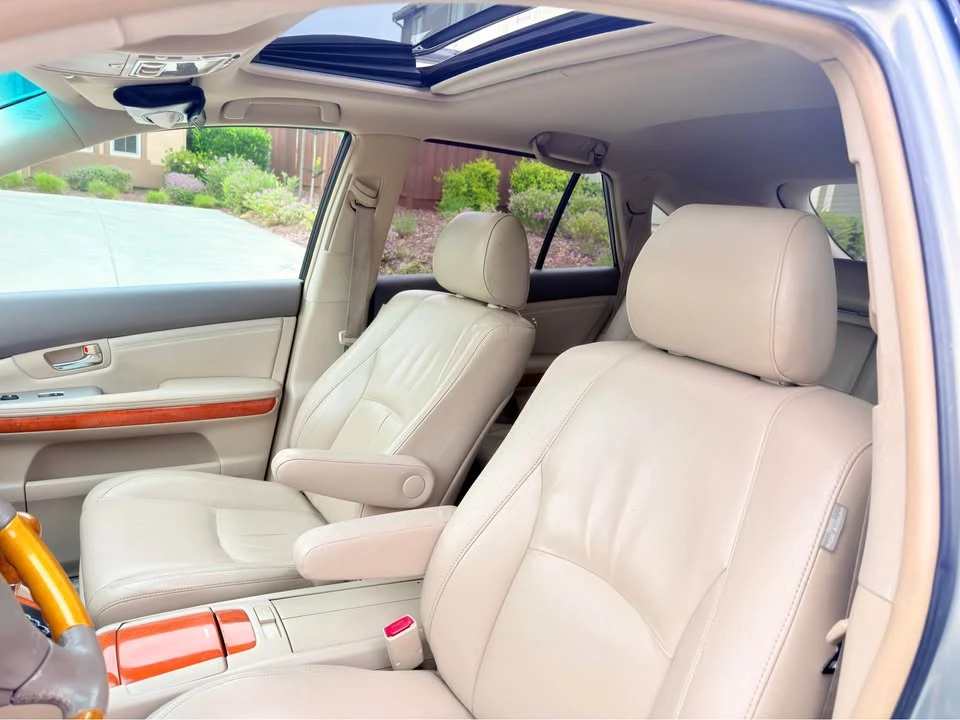 2005 Lexus RX 2nd Gen - Image 6 of 12