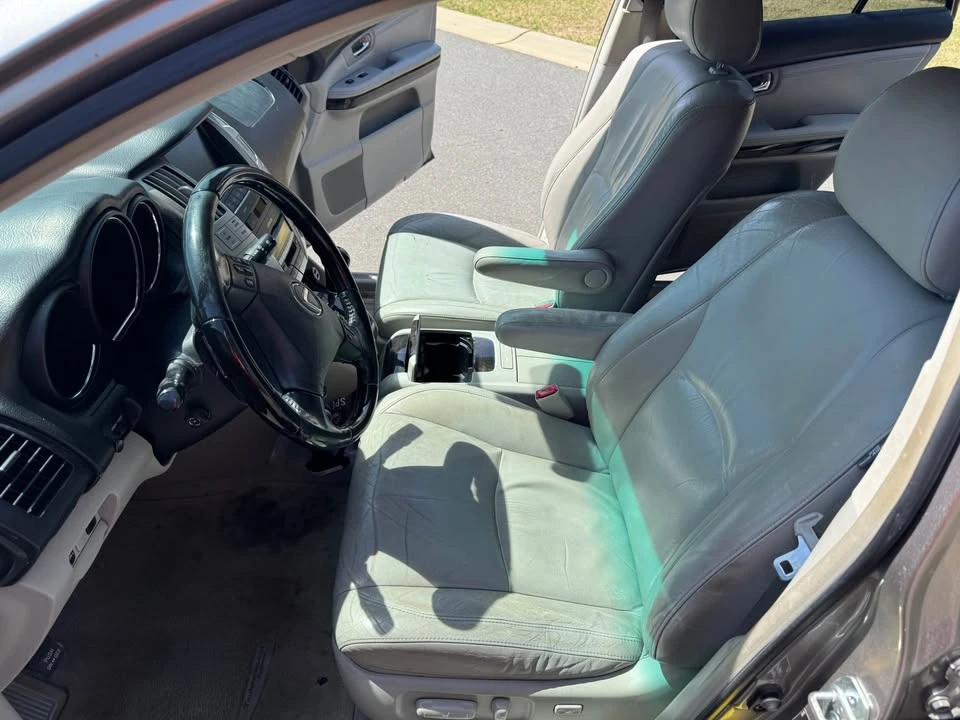 2005 Lexus RX 2nd Gen - Image 17 of 20