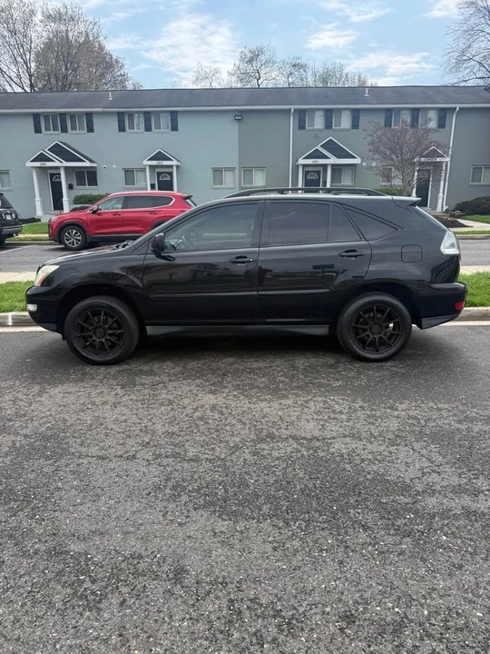 2005 Lexus RX 2nd Gen - Image 9 of 13