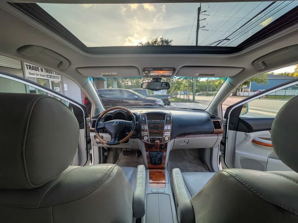 2005 Lexus RX 2nd Gen - Image 11 of 17