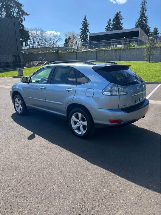 2005 Lexus RX 2nd Gen - Image 3 of 20